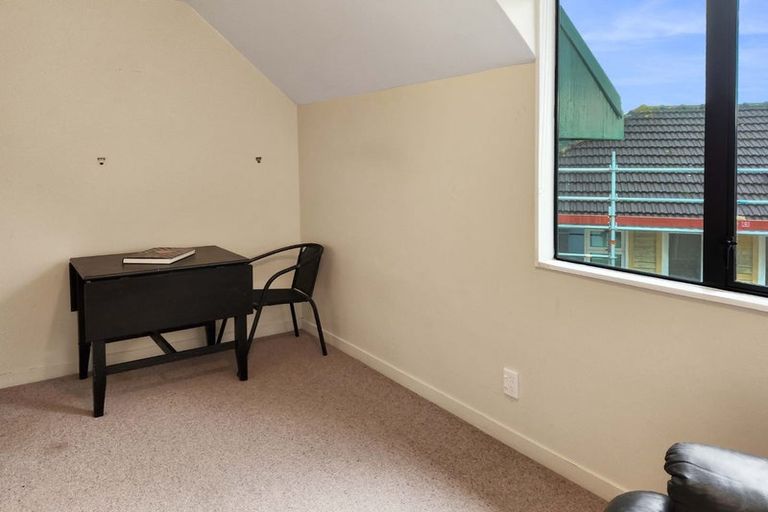 Photo of property in 16 Mcbain Grove, Avalon, Lower Hutt, 5011