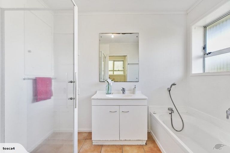 Photo of property in 1/11a Ngaio Avenue, Mangere Bridge, Auckland, 2022
