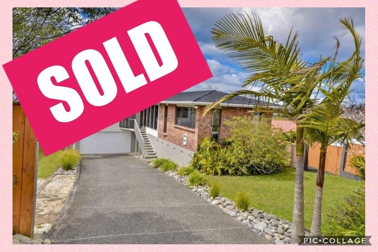 Photo of property in 33 Montclair Rise, Browns Bay, Auckland, 0630