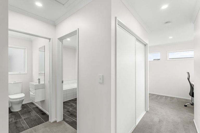 Photo of property in 11 George West Square West, Wigram, Christchurch, 8025