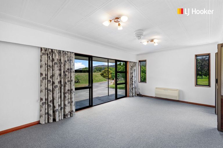 Photo of property in 806 Outram-mosgiel Road, Riverside, Outram, 9073