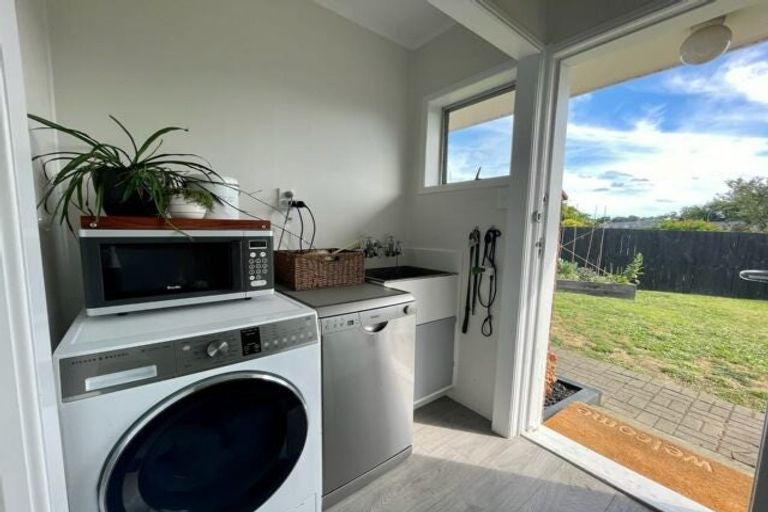 Photo of property in 2/551a Weymouth Road, Weymouth, Auckland, 2103