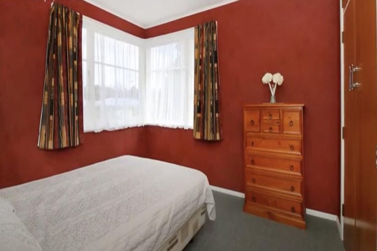 Photo of property in 11 Newcastle Street, Hokowhitu, Palmerston North, 4410