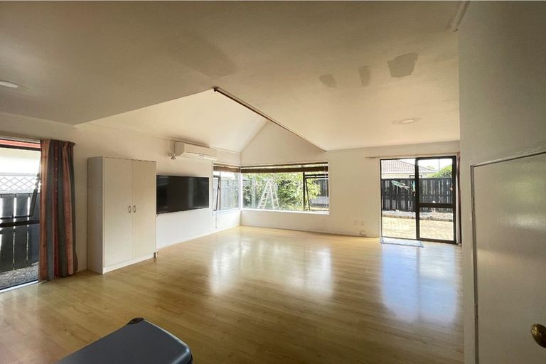 Photo of property in 2/17 Morrow Avenue, Bucklands Beach, Auckland, 2012