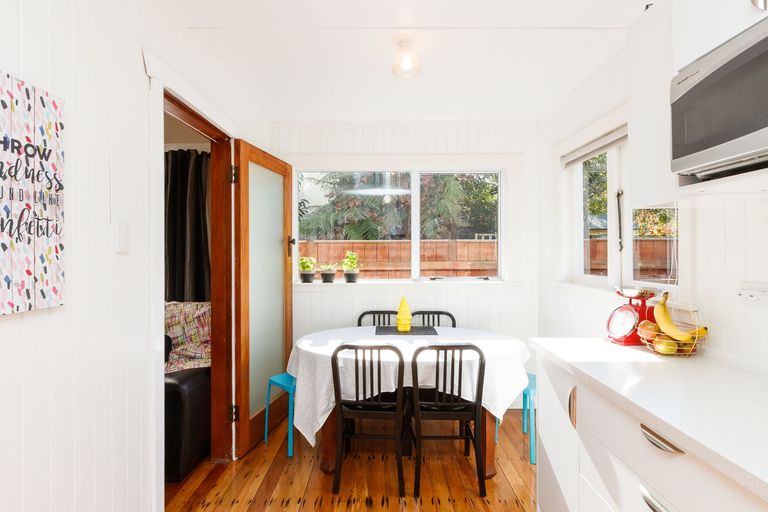 Photo of property in 23 Ngaio Street, West End, Palmerston North, 4412