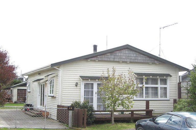 Photo of property in 18 Broadway Avenue, Waikuku Beach, 7473