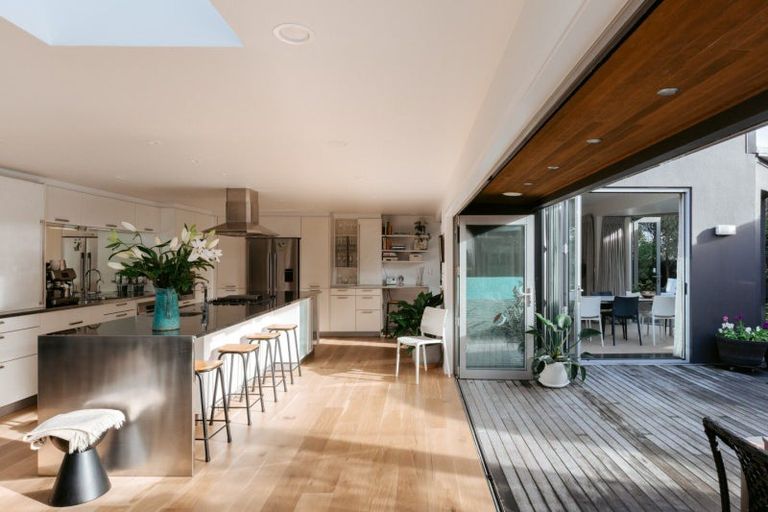 Photo of property in 241 Oceanbeach Road, Mount Maunganui, 3116