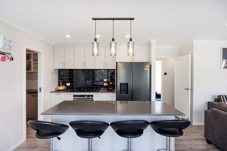 Photo of property in 8 Henty Lane, Marton, 4710