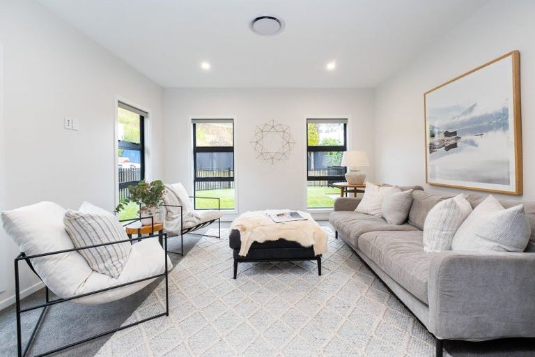 Photo of property in 63 Oak Road, Poraiti, Napier, 4112