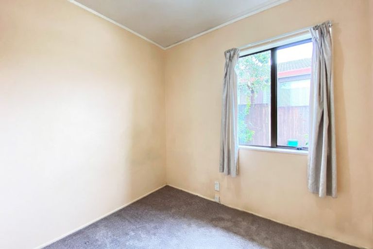 Photo of property in 2/79 Aberfeldy Avenue, Highland Park, Auckland, 2010