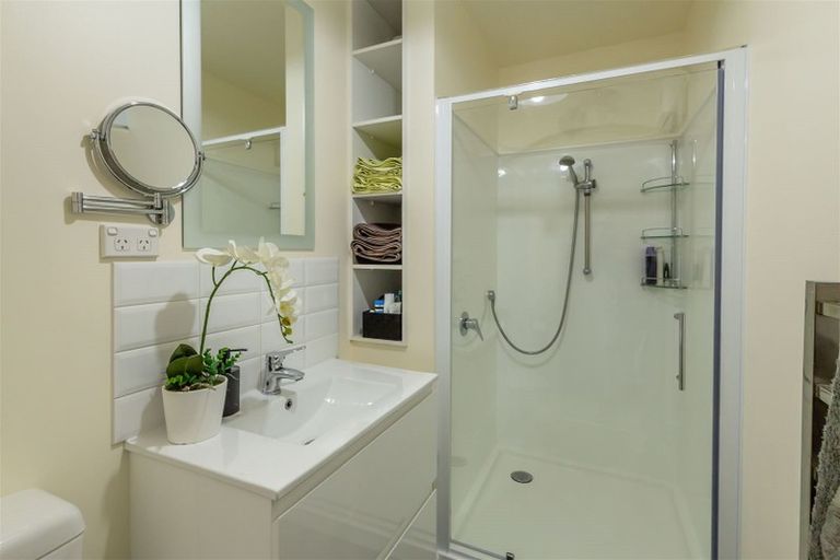 Photo of property in 11 Walnut Avenue, Strowan, Christchurch, 8052