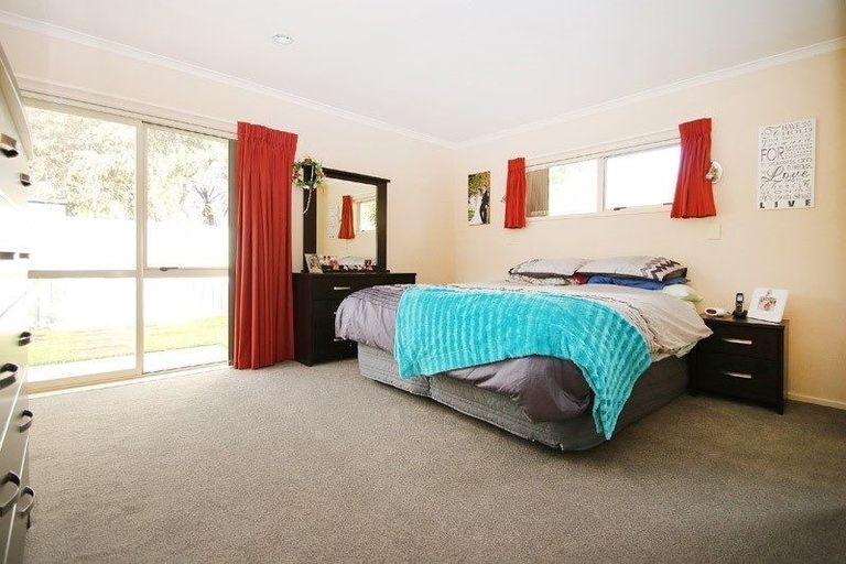 Photo of property in 11 Grabella Place, Papamoa Beach, Papamoa, 3118