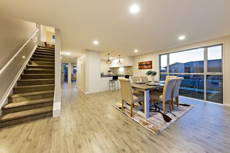 Photo of property in 17 Flight Place, Takanini, 2112