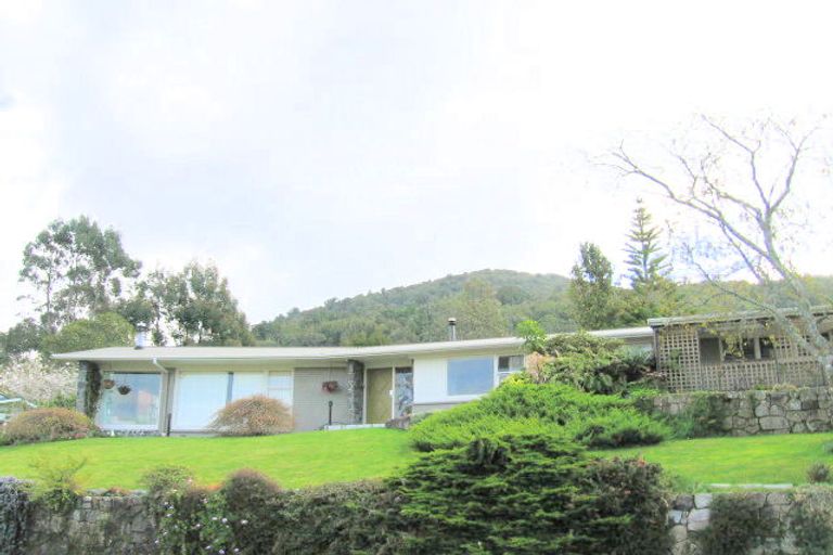 Photo of property in 24 Russell Crescent, Western Heights, Rotorua, 3015