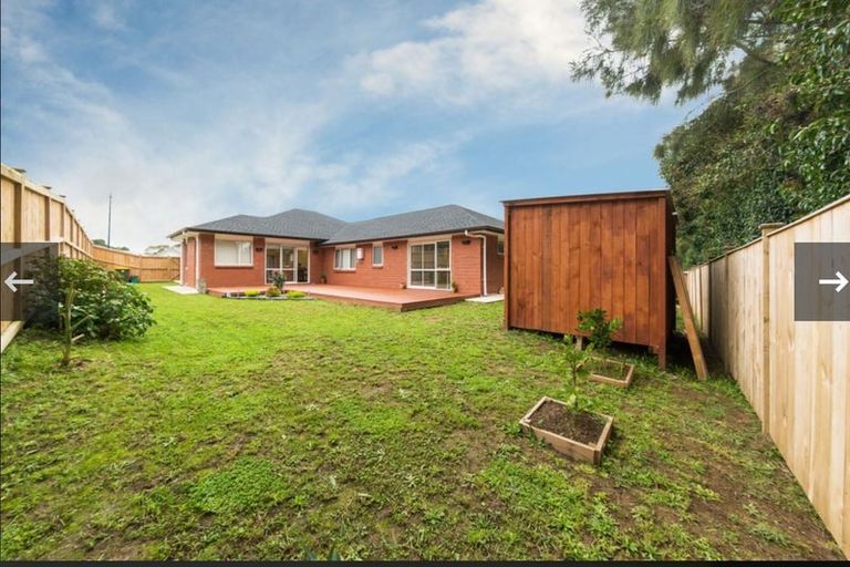 Photo of property in 5 Kilmacrennan Drive, Rosehill, Papakura, 2113