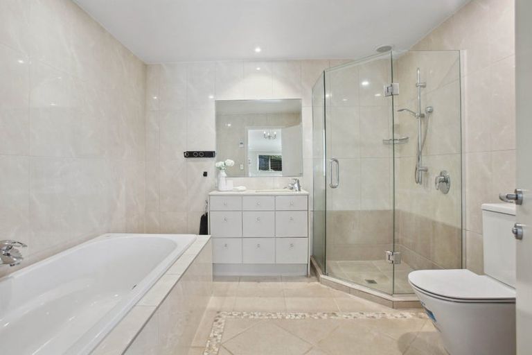 Photo of property in 150 Bleakhouse Road, Mellons Bay, Auckland, 2014