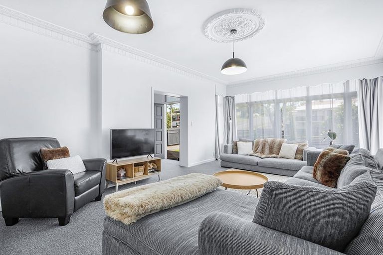 Photo of property in 12 Walsh Street, Forest Lake, Hamilton, 3200