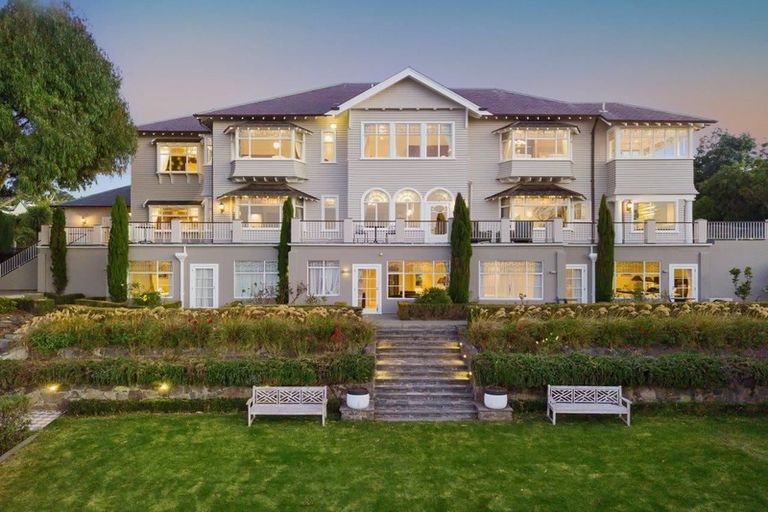 Photo of property in 141 Hackthorne Road, Cashmere, Christchurch, 8022