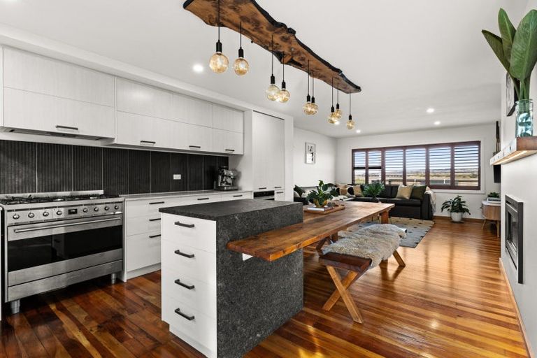 Photo of property in 62 Meeanee Quay, Westshore, Napier, 4110