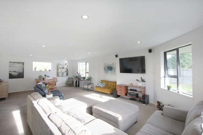 Photo of property in 1 White Hart Lane, Mosgiel, 9024