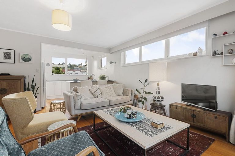 Photo of property in 4/20 Penning Road, Castor Bay, Auckland, 0620