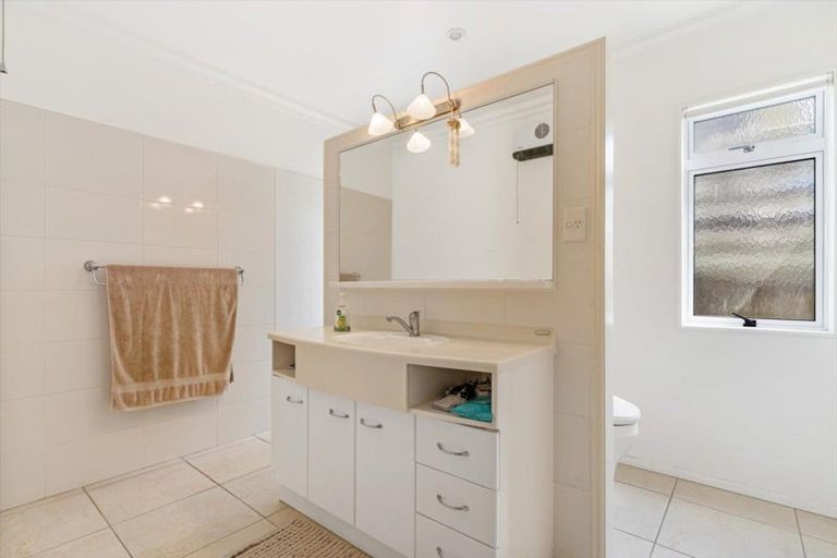 Photo of property in 35 Oxford Street, Te Puke, 3119