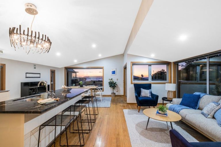 Photo of property in 7a Sunset Parade, Plimmerton, Porirua, 5026