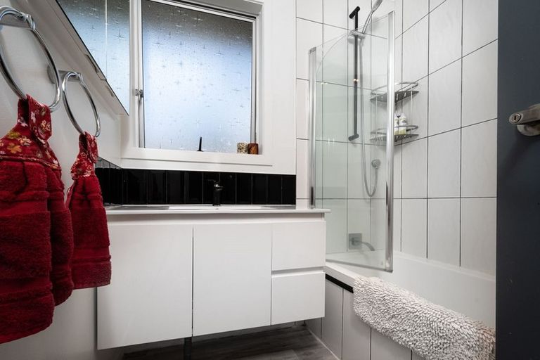 Photo of property in 67 Reynella Drive, Massey, Auckland, 0614