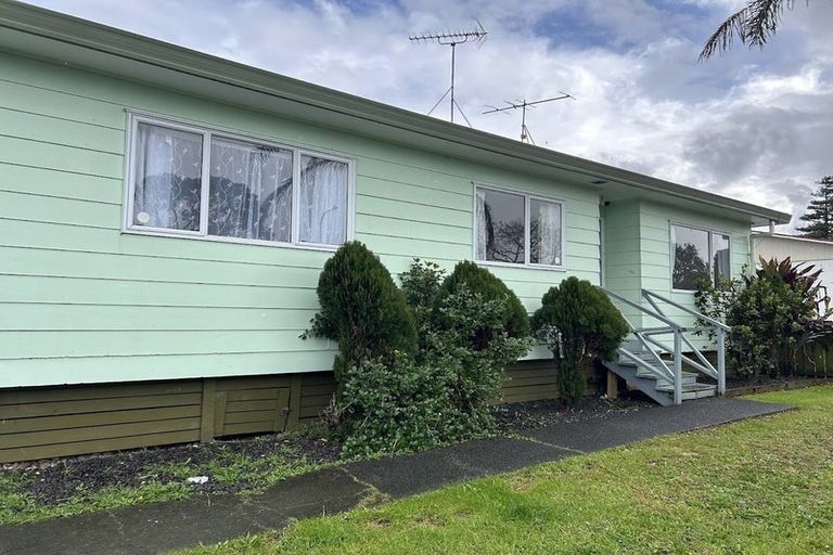 Photo of property in 1/15 Shifnal Drive, Randwick Park, Auckland, 2105