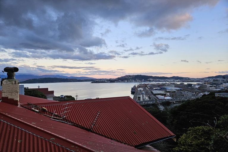 Photo of property in 123 Barnard Street, Wadestown, Wellington, 6012