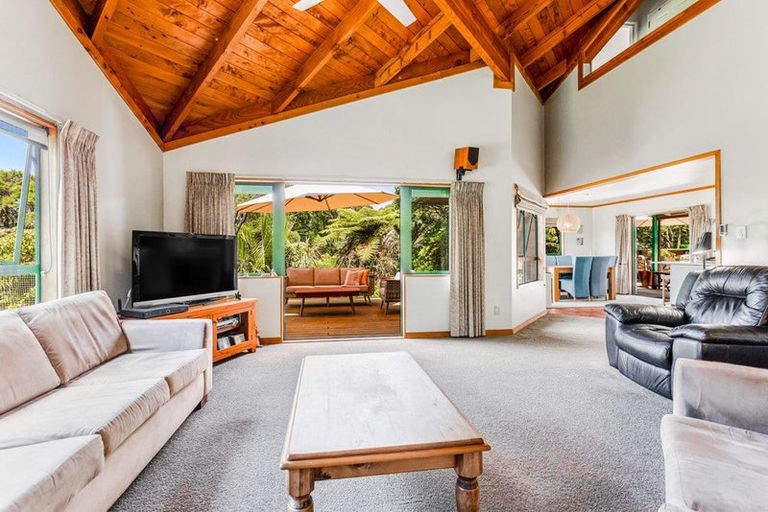 Photo of property in 214 Shaw Road, Oratia, Auckland, 0604