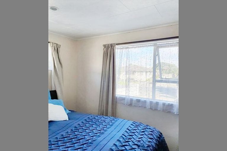 Photo of property in 21 Glennandrew Drive, Half Moon Bay, Auckland, 2012