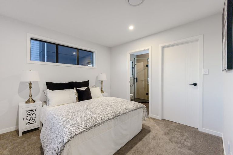 Photo of property in 17 Manawanui Way, Orewa, 0931
