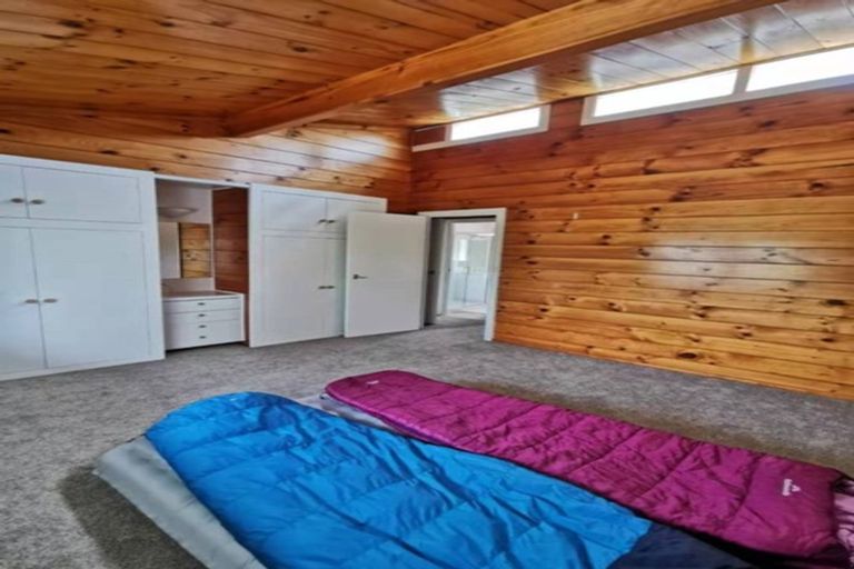 Photo of property in 2/15 Selwyn Crescent, Forrest Hill, Auckland, 0620