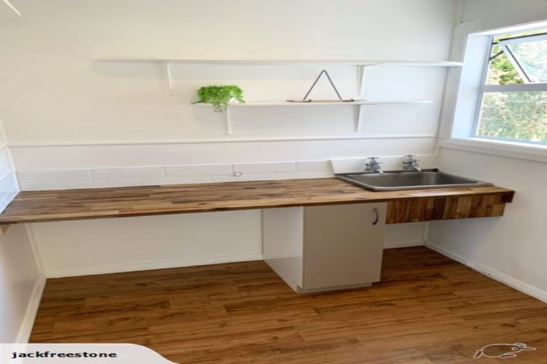 Photo of property in 69 Collingwood Street, Eltham, 4322