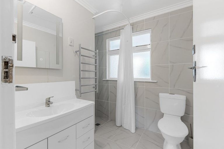 Photo of property in 70 Jickell Street, Hokowhitu, Palmerston North, 4410