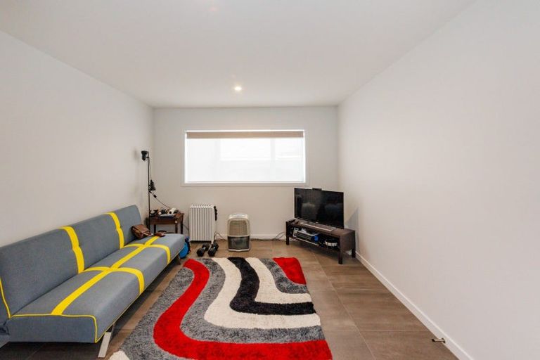 Photo of property in 23 Vaucluse Heights, Fitzherbert, Palmerston North, 4410