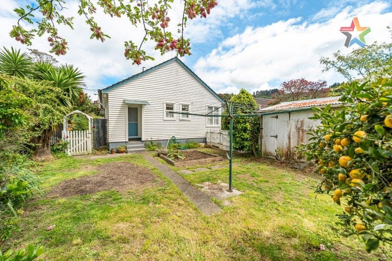 Photo of property in 6 Lockwood Crescent, Taita, Lower Hutt, 5011