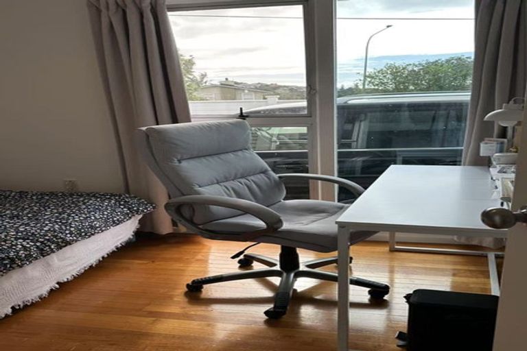 Photo of property in 26 Waimana Avenue, Northcote Point, Auckland, 0627