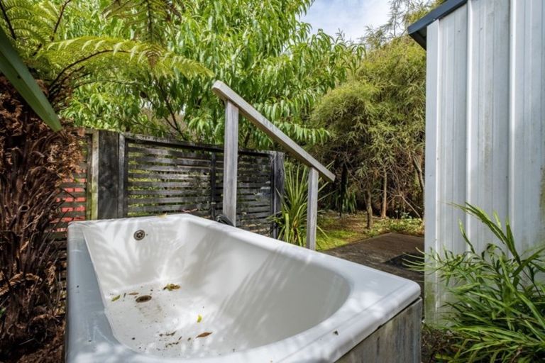 Photo of property in 27 Buller Street, Picton, 7220