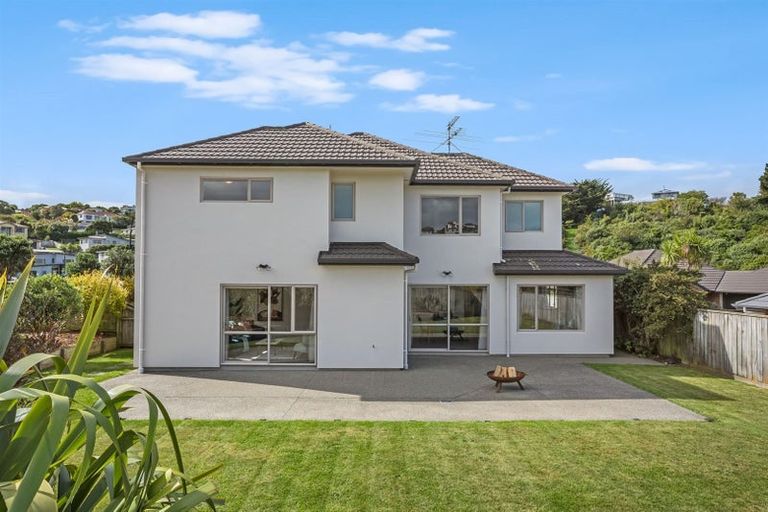 Photo of property in 2 Fiordland Place, Aotea, Porirua, 5024