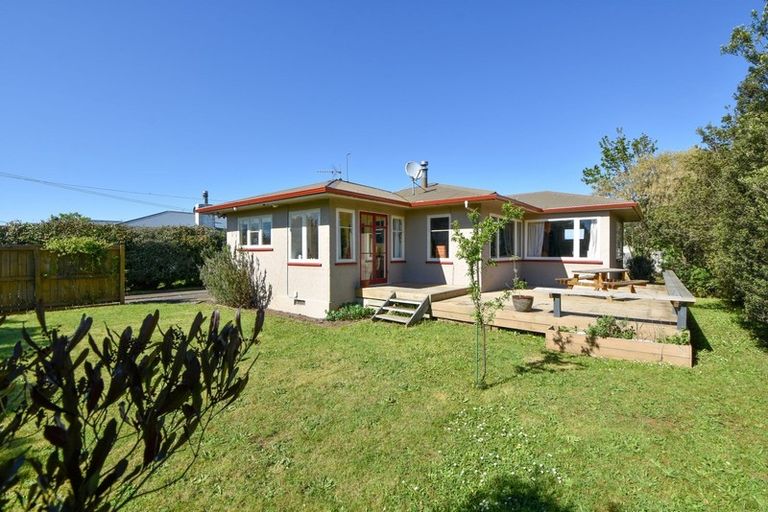 Photo of property in 22 Diamond Street, Carterton, 5713