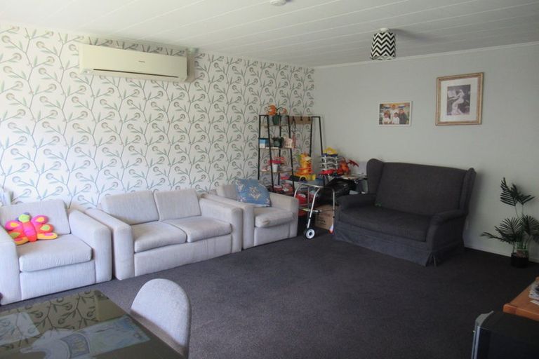 Photo of property in 39b Tacoma Drive, Totara Park, Upper Hutt, 5018