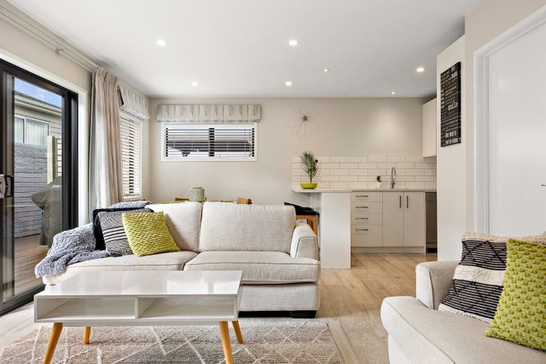 Photo of property in 60 Matua Road, Huapai, Kumeu, 0810