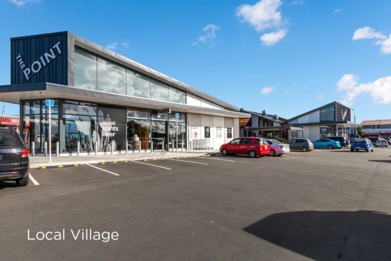 Photo of property in 6 Wakaroa Avenue, Te Atatu Peninsula, Auckland, 0610