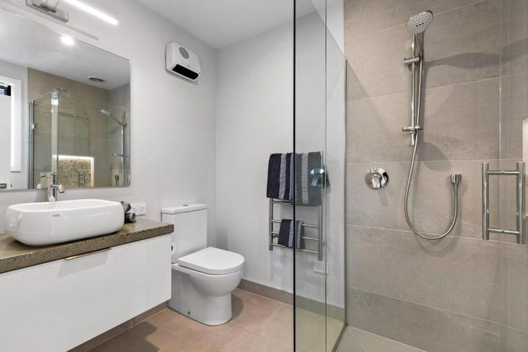 Photo of property in 35 Rannoch Drive, Jacks Point, Queenstown, 9371