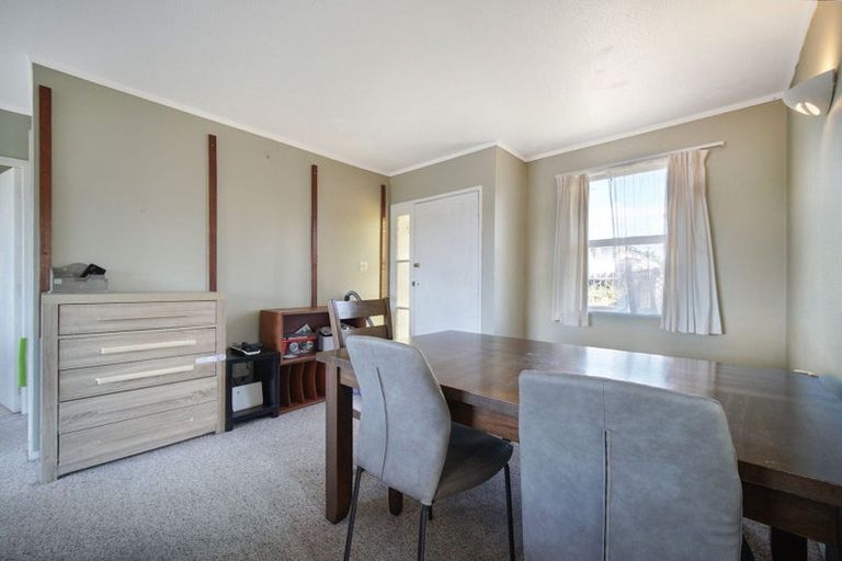 Photo of property in 71 Seaview Road, Glenfield, Auckland, 0629