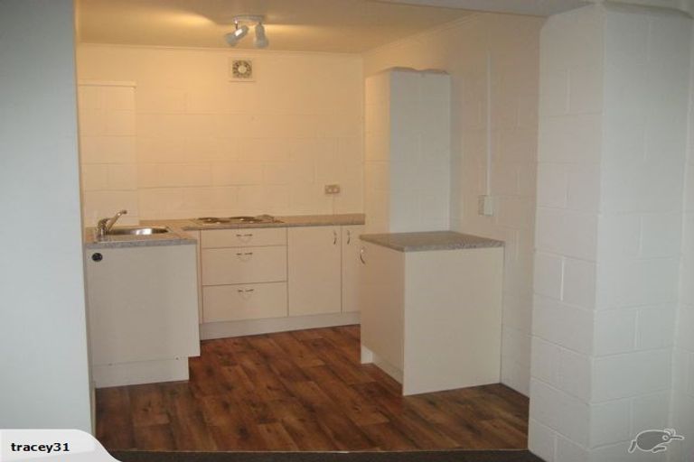 Photo of property in 32 Roick Parade, Glen Eden, Auckland, 0602