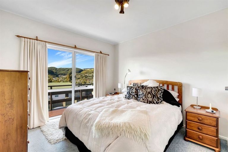 Photo of property in 56 Fyvie Avenue, Tawa, Wellington, 5028