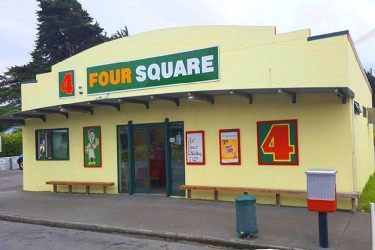 Photo of property in 118 Kahukura Avenue, Waitarere Beach, Levin, 5510